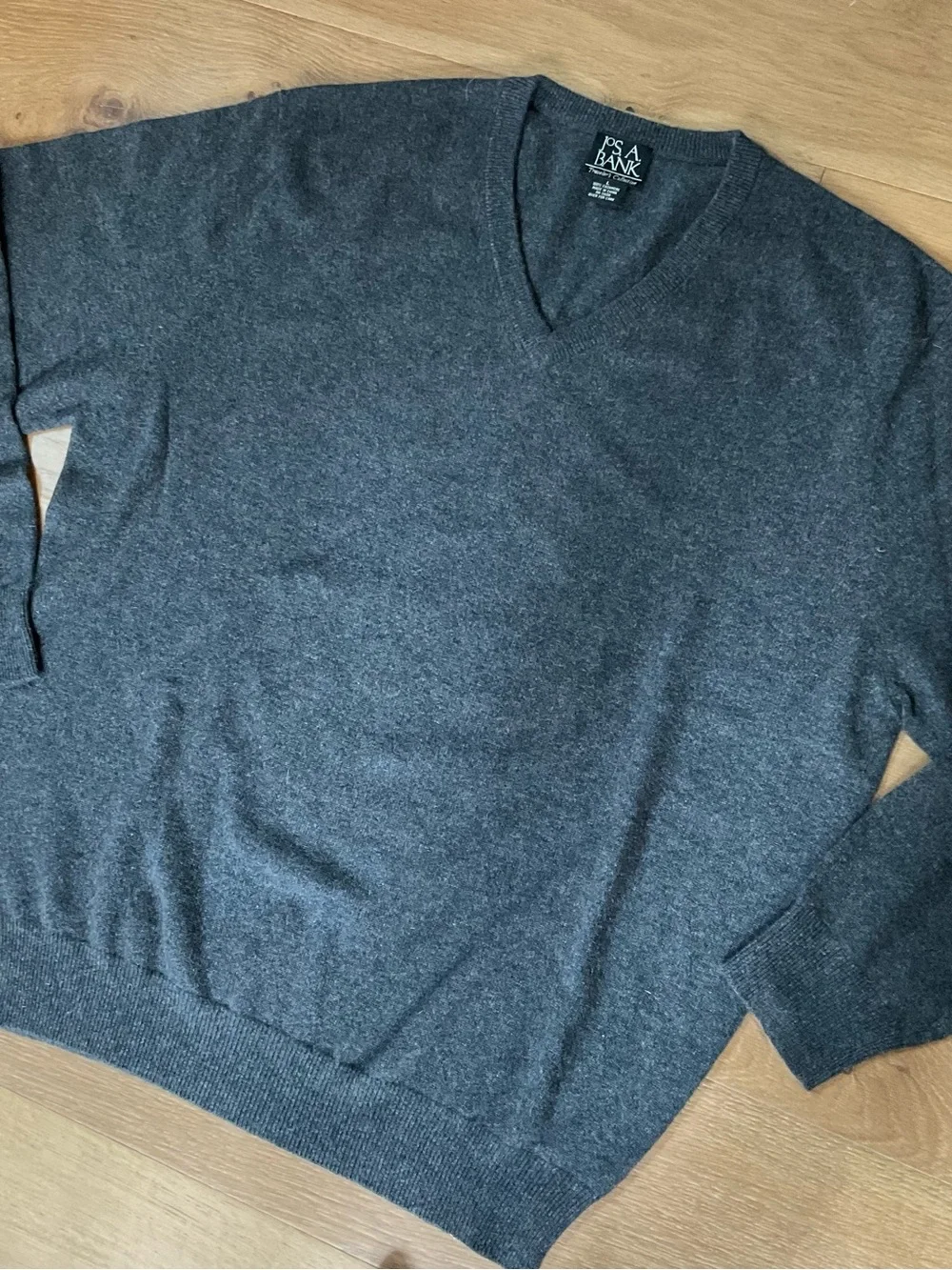 Jos A Bank Travelers Collection 100% Cashmere V-Neck Sweater Charcoal Grey L Men